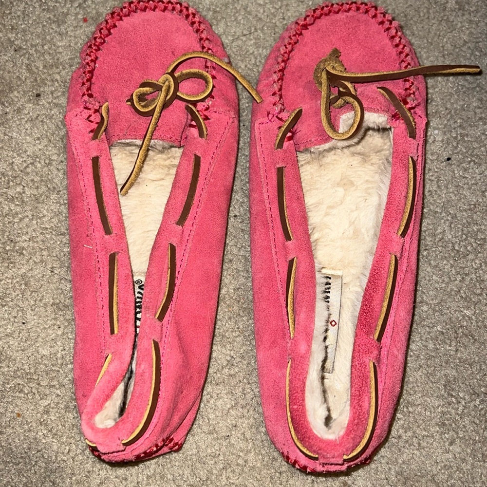 Women’s Minnetonka Pink Moccasins